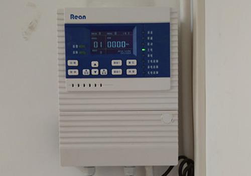 實驗室?guī)Ф绦攀瞻l(fā)功能氣體報警系統(tǒng)